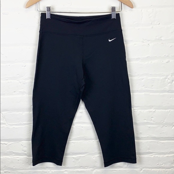 Nike Pants - NWOT Nike Dri-Fit Cropped Leggings
